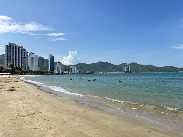 Bãi Tắm Hòn Chồng 4
