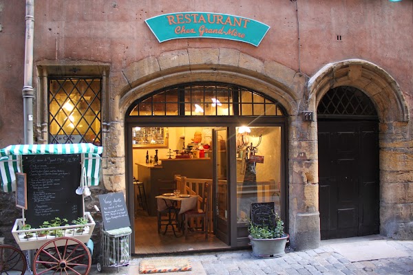 Chez Grand-Mère