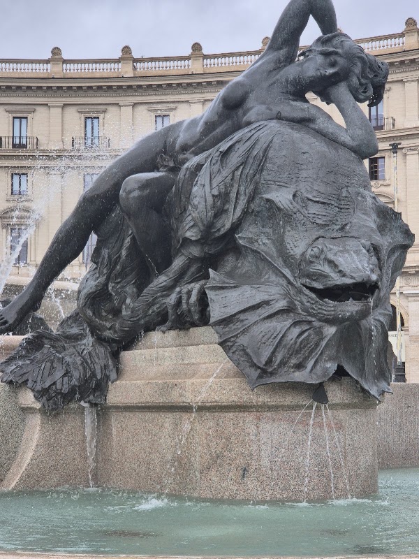 Fontana delle Naiadi 4