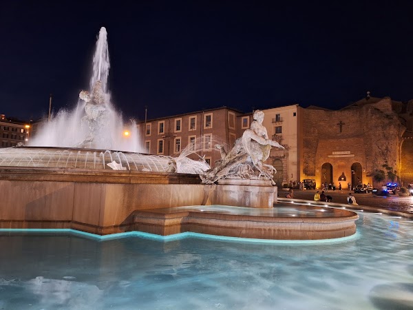 Fontana delle Naiadi 2