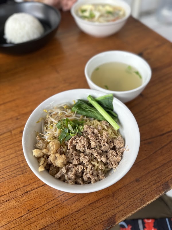 Nyonya Tang Bubur Babi & Bakmi 3