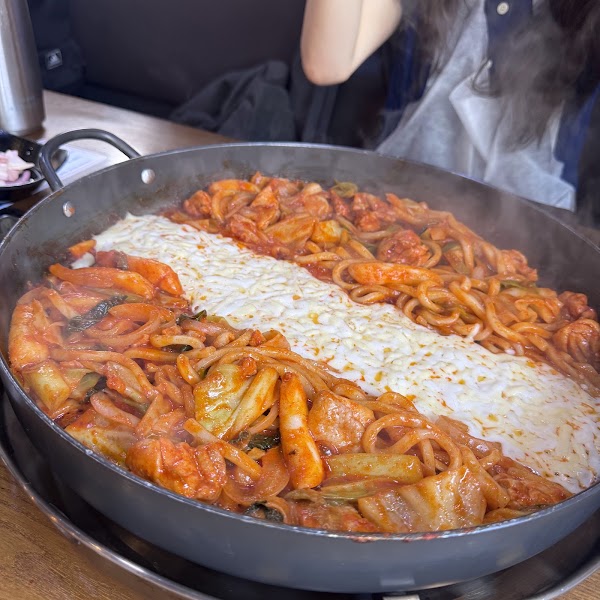 Eun&Jeong Myeongdong Dak-Galbi Budaejjigae 2