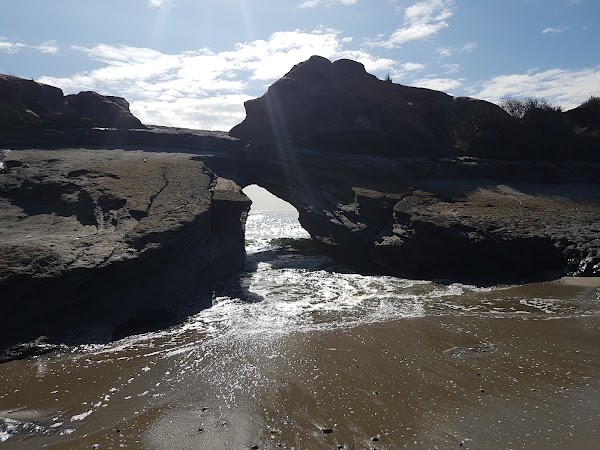 Omau cliffs 4
