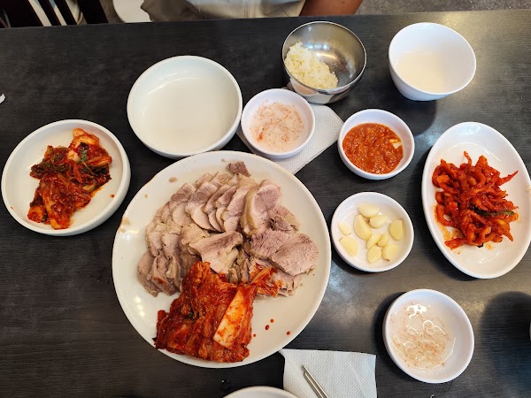 Family Handmade Kalguksu Bossam 4
