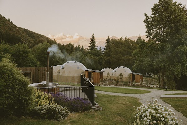 Cross Hill Lodge & Domes