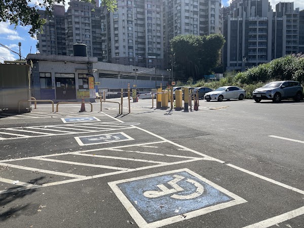 Le Jian Parking