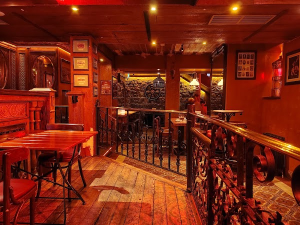 The Quays Bar and Restaurant 5