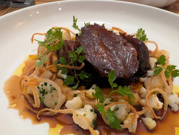 ŪVOZ Restaurant 3