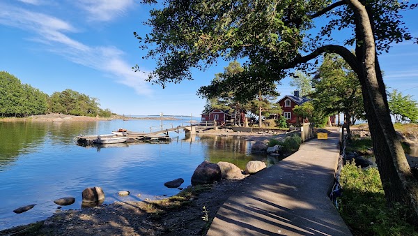 Pihlajasaari 4