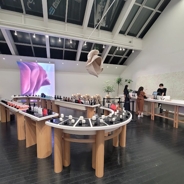 GENTLE MONSTER HAUS NOWHERE DOSAN 4