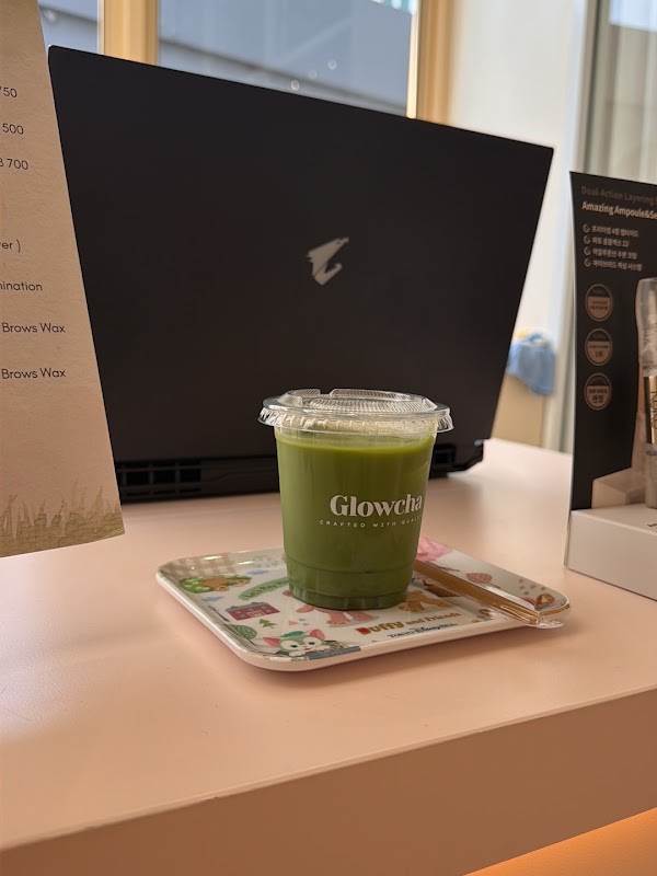 Glowiest Studio ลิฟติ้งขนตา แวกซ์คิ้ว ลงสี ฝังสีปาก 4