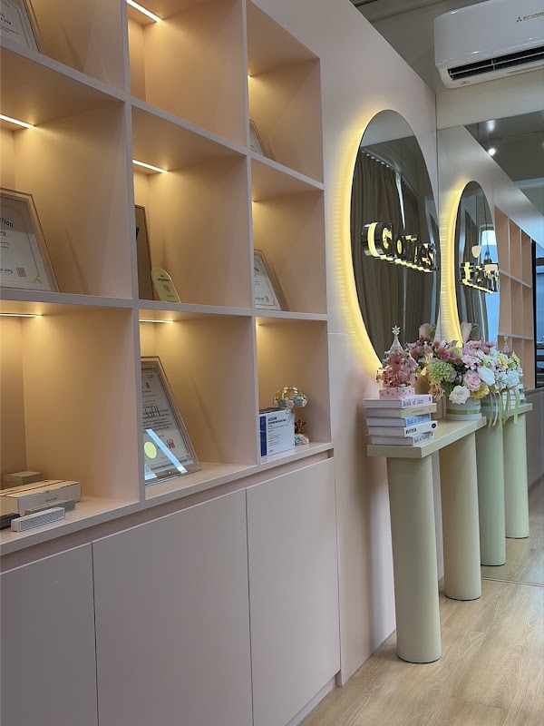 Glowiest Studio ลิฟติ้งขนตา แวกซ์คิ้ว ลงสี ฝังสีปาก 2