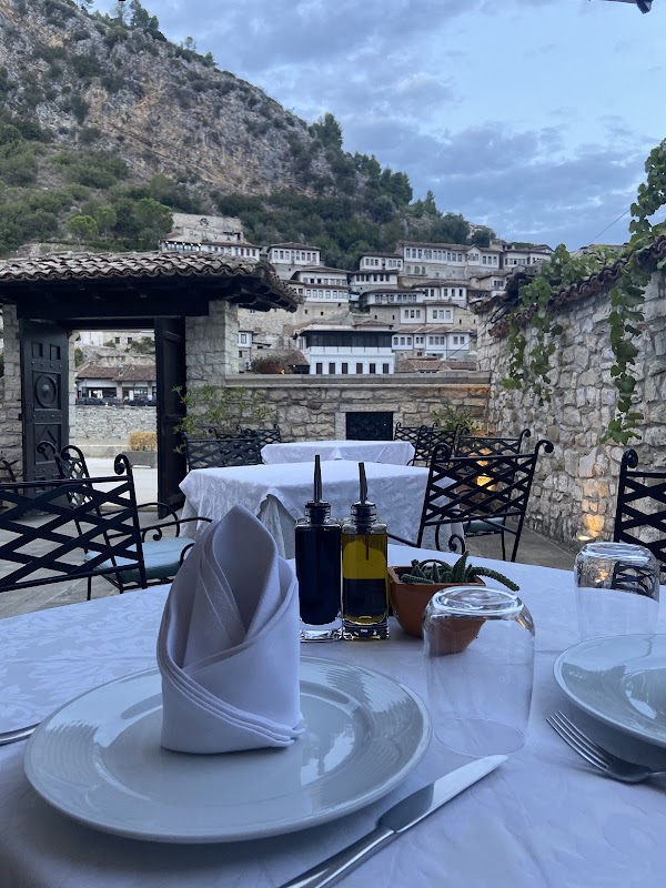 Muzaka Boutique Hotel & Wine Bar