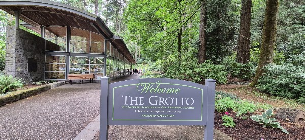 Chapel of Mary @ The Grotto 4