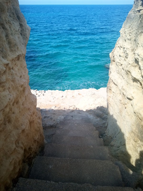 Faraglioni di Sant'Andrea 4