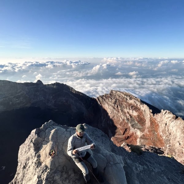 Puncak Gunung Agung Bali 5