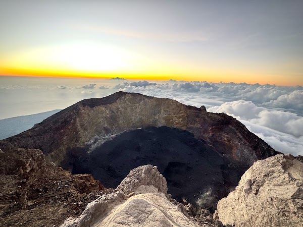 Puncak Gunung Agung Bali 3