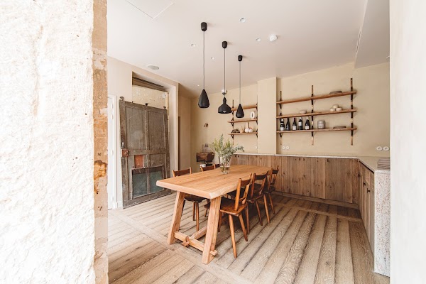 mesa de HOY - PlantBased Restaurant