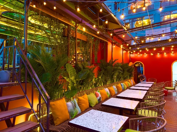 Mít Rooftop Bistro