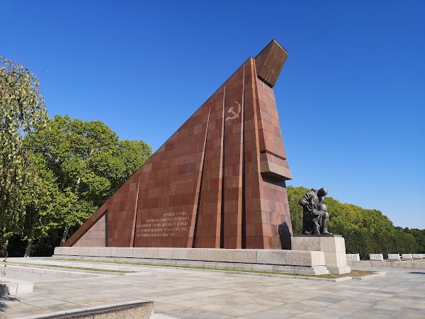 Soviet War Memorial Treptow 5