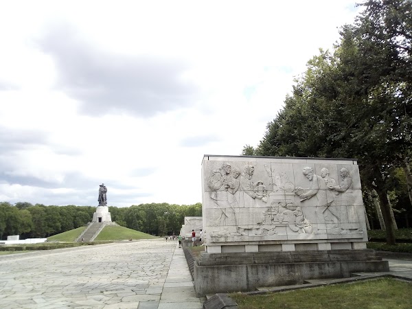 Soviet War Memorial Treptow 2
