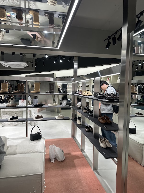 Millo Archive Seongsu Flagship Store 2