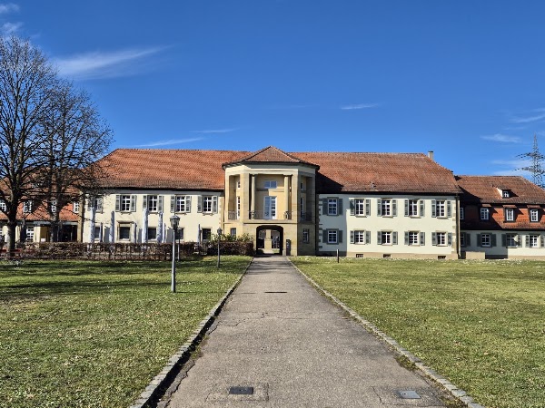 Monrepos Lakeside Palace 2
