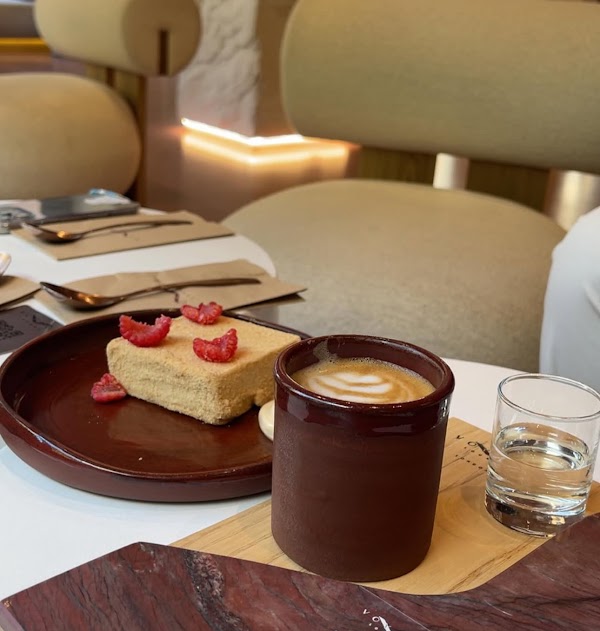 Voyage Lounge London 3