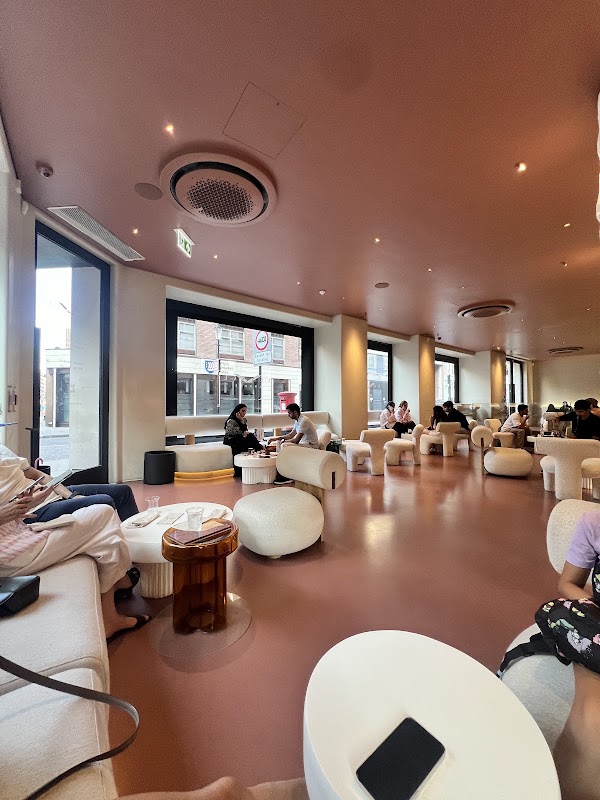 Voyage Lounge London 2