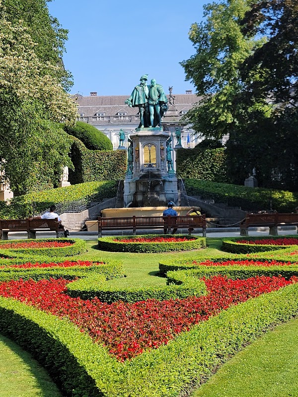 Square of Petit Sablon 4