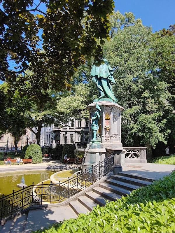 Square of Petit Sablon 3