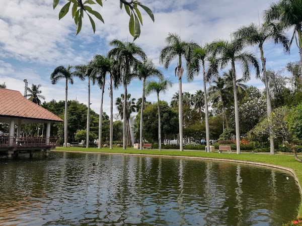 Buak Hard Public Park 5