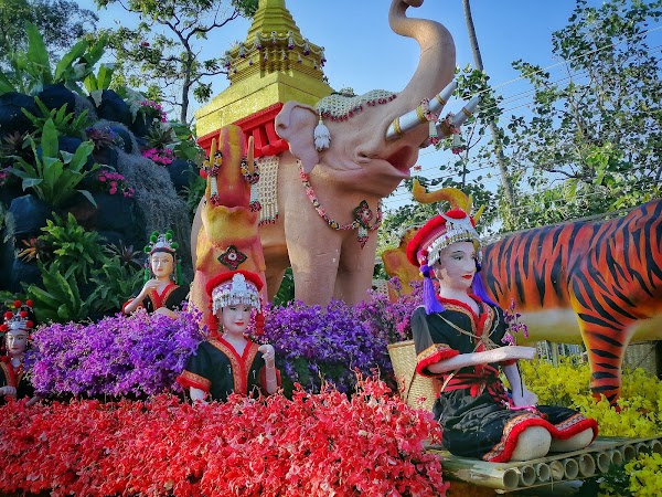 Buak Hard Public Park 4