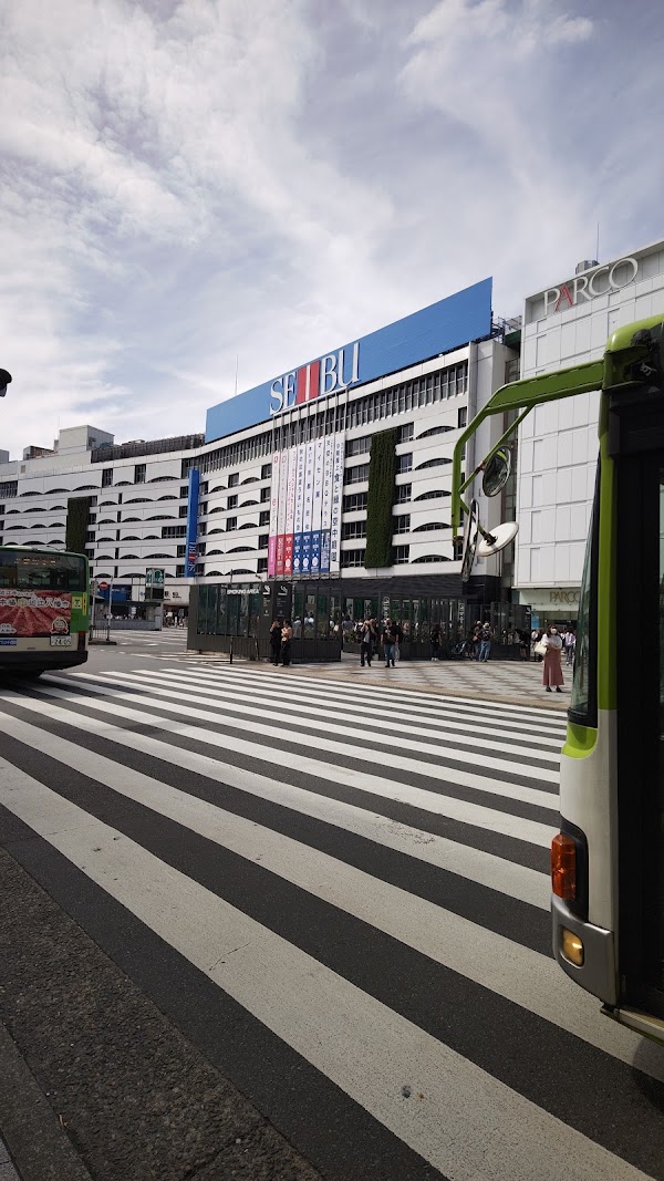 Ikebukuro Eki Higashiguchi 3