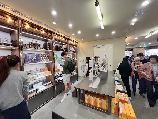 POP MART 泡泡瑪特 西門町旗艦店 2