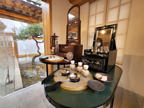 Sulwhasoo Bukchon Flagship Store 4