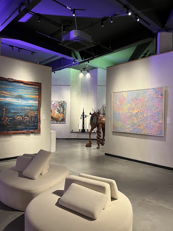 Labyrinth Art Gallery