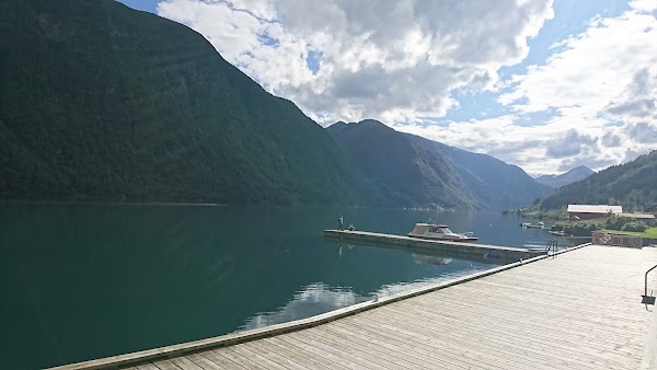 Fjærland 3
