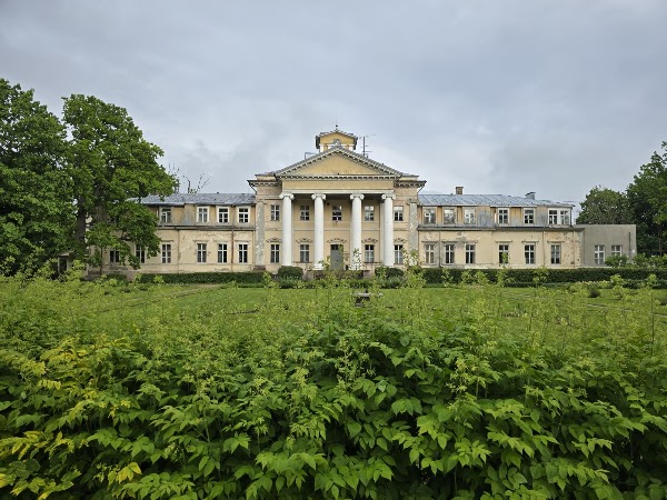 Krimulda Castle 5