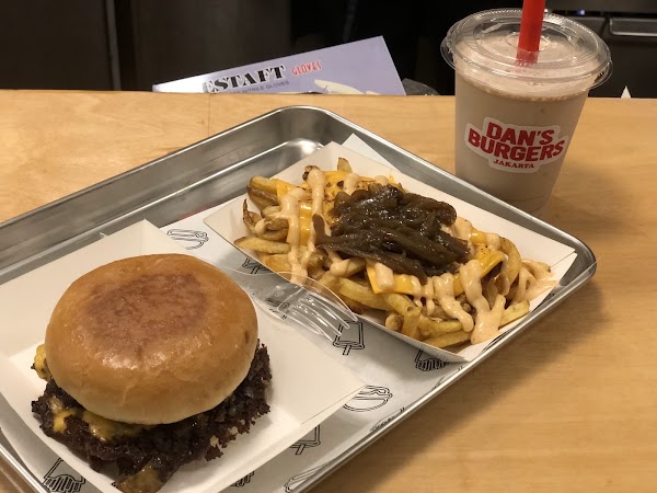 Dan’s Burgers 4