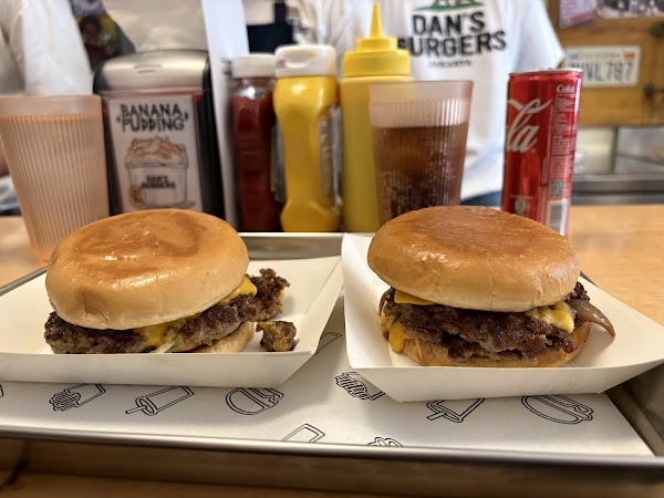 Dan’s Burgers 3