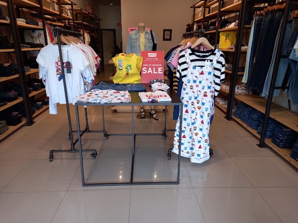 LEVI'S Outlet Store 5