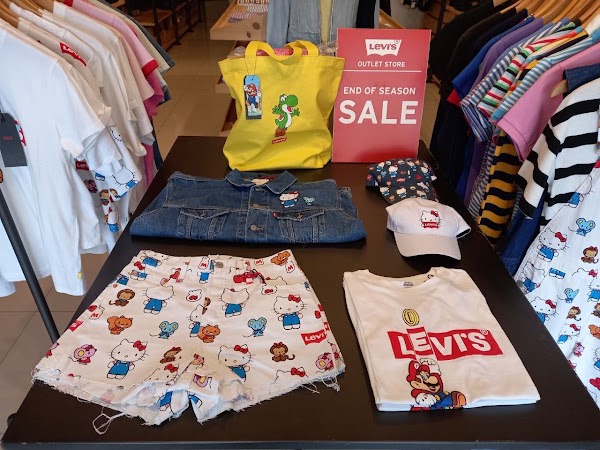 LEVI'S Outlet Store 4
