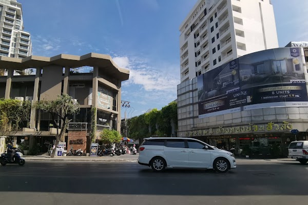 Sukhumvit 49