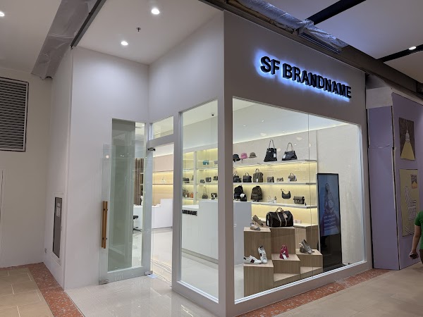 SF BRANDNAME สาขา Central แจ้งวัฒนะ รับซื้อ-ฝากขาย-จำนำกระเป๋าแบรนด์เนม ให้ราคาสูง ของแท้ทุกใบ
