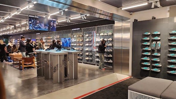 adidas Brand Flagship Seoul 5