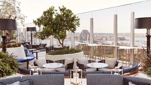 CIRQ Rooftop Bar & Lounge 1