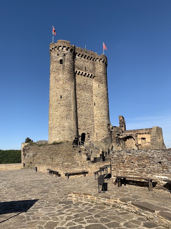 Ehrenburg 4