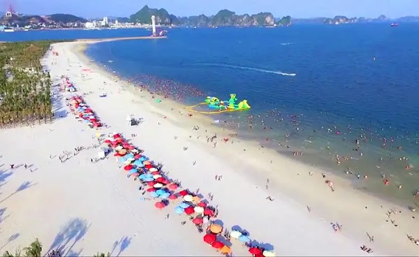 Bai Chay beach 1