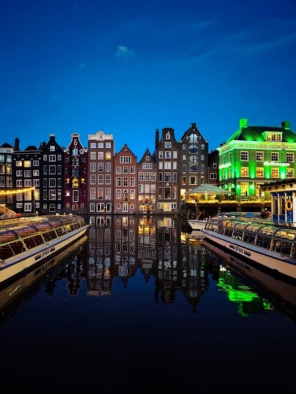 The Dancing Houses